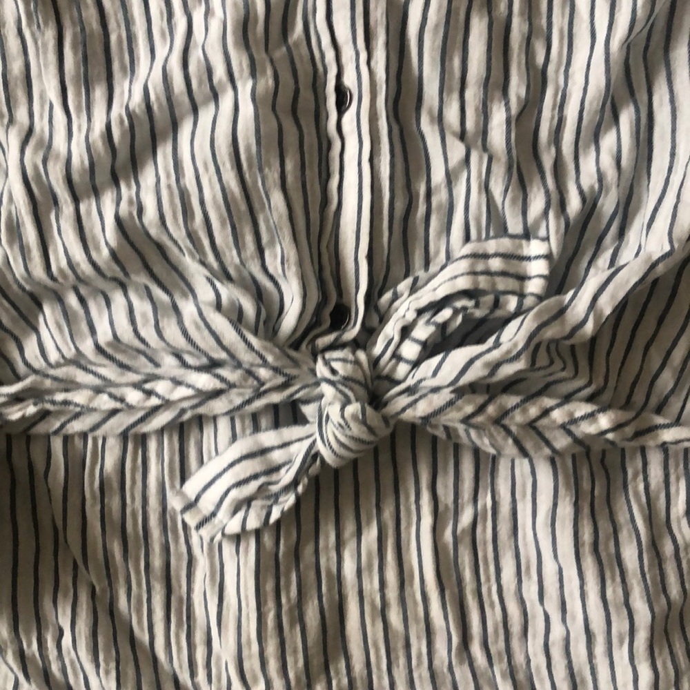 Universal Thread Stripe Knotted Blouse - Size L. - image 4